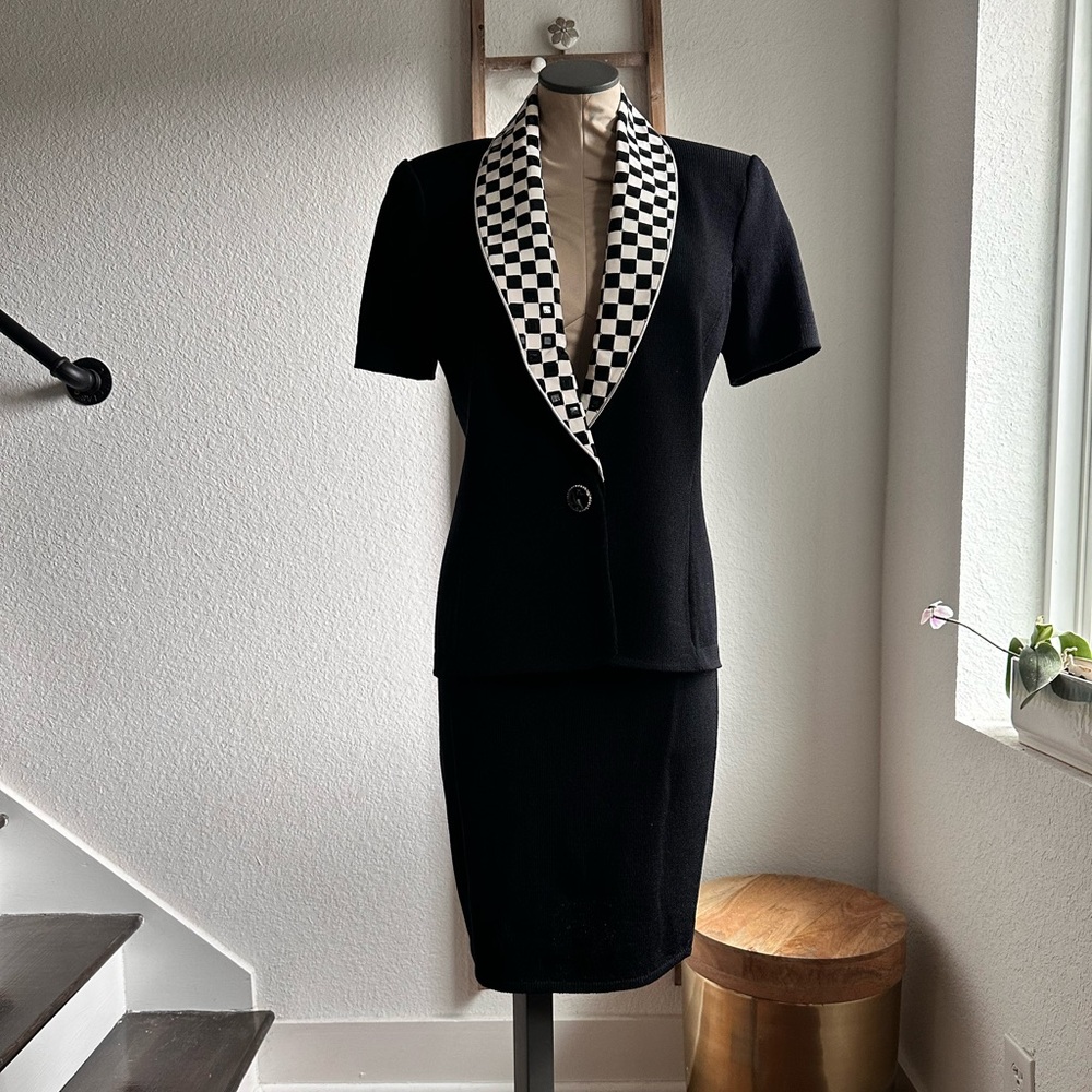 St John Vintage Black Checkerboard Removable Collar Blazer & Skirt set sz: 6